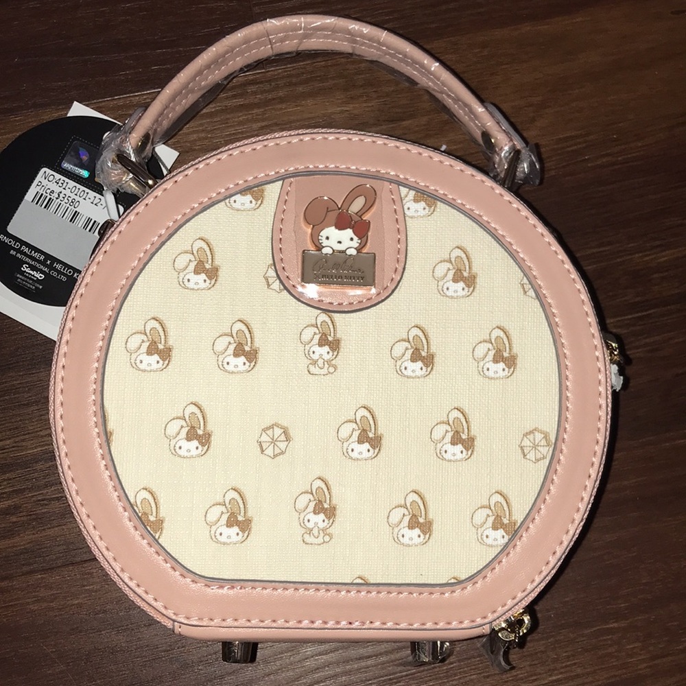 Arnold Palmer X Hello Kitty Alice Rabbit Bucket Crossbody Bag NEW - Picture 4 of 14